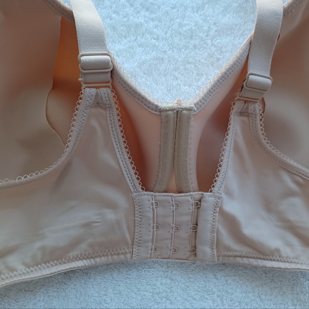 Wacoal Basic Beauty Spacer Underwire Full-Busted Bra, Size 44D - Picture 13 of 16